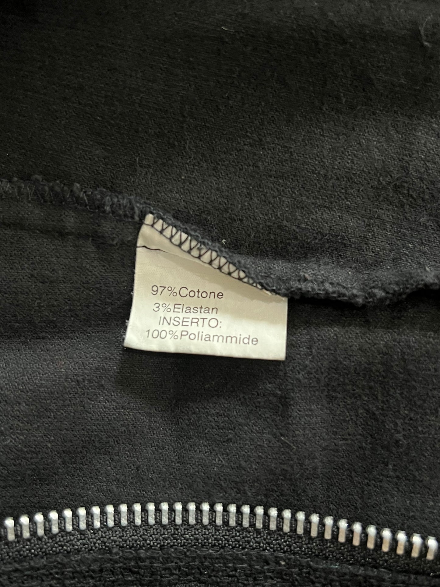 ALEXANDER MCQUEEN 1990s Black Velvet Jacket with Lace Details (L-XL)